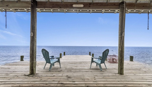 Waterfront Bay View Retreat High Tide Fairhope - Private Pier/Screened Porch in Fairhope