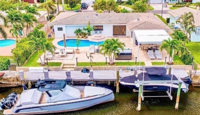 Waterfront Home with Pool, and Hot Tub in Pompano Beach