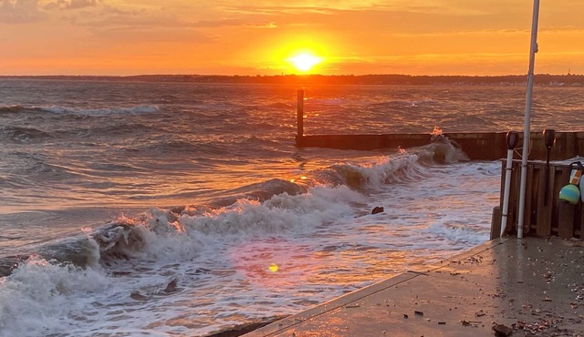 Waterfront oasis 4 bdr house in Old Saybrook direct waterfront amazing sunsets in Old Saybrook