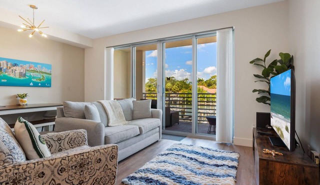 Waterfront Relaxation - Modern Comfortable Condo in Sarasota