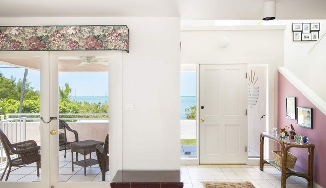 Waters Edge-Key Haven 4bedroom 3.5bath canal front home w/jacuzzi, dock space in Key West