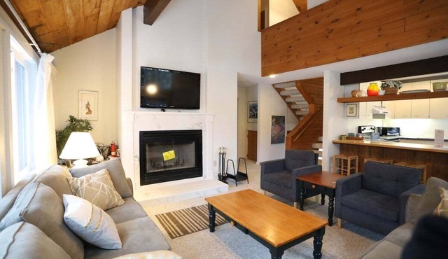 Waterville Valley Condo close to Town Square in Waterville Valley