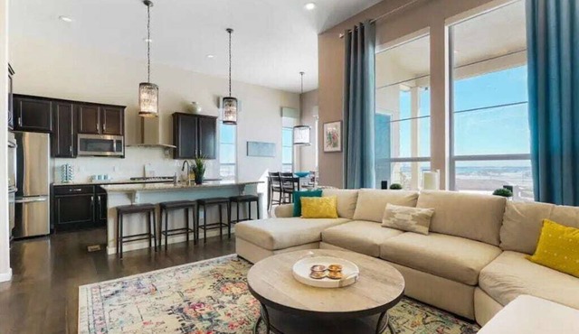 Welcome CU Graduation Families|Sleeps 10|Gather in Arvada
