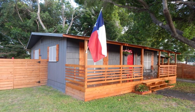Welcome to Ski D's! A charming cabin in a Lake side community. in McQueeney