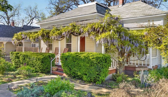 Whimsy on B | 2BR + Studio Near OSF in Ashland