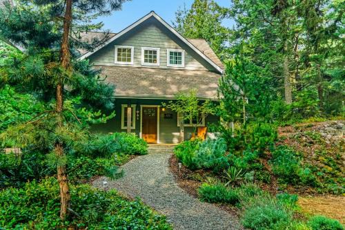 Whispering Pines Retreat in Eastsound