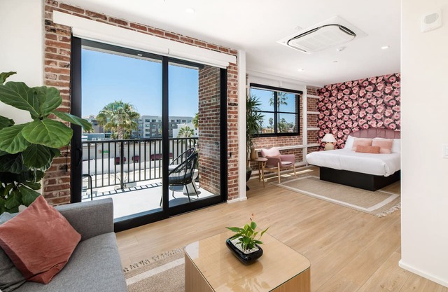 The Brick Hotel Oceanside 