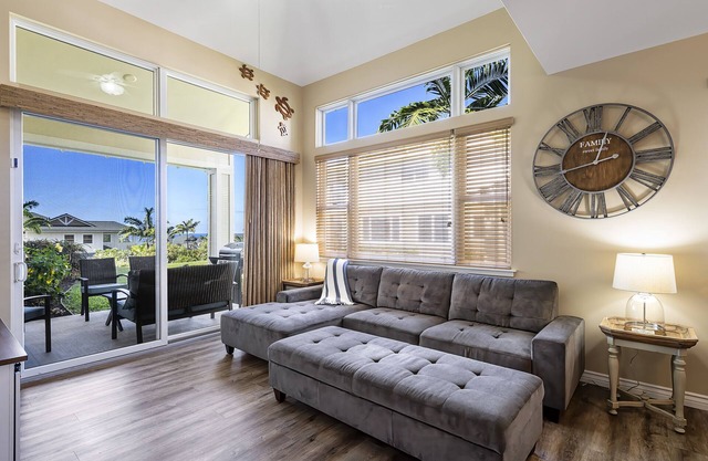 🏖️Kona Townhome w/Ocean Views, Central A/C, Pool + Hot Tub