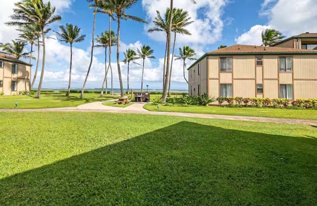 Pono Kai Resort, 2 br Ocean Front Condo, Free WiFi in Kapaʻa