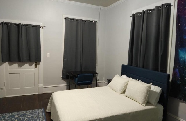 Premium Suite private bathroom w full house amenities rm 5 in Winder