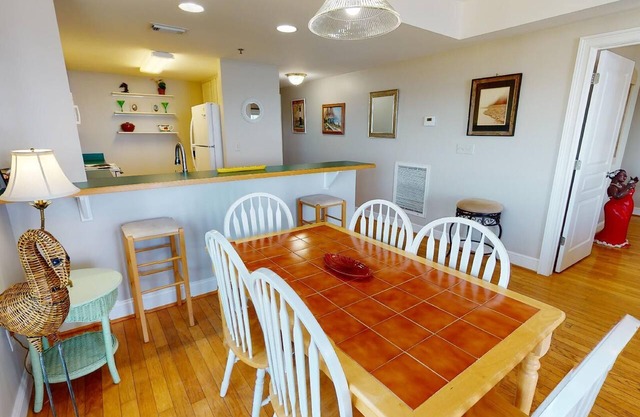 Spacious, bayfront villa w. community pool + fantastic views! in Tybee Island