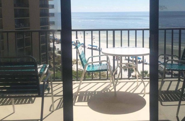 Sun, Fun, White Sand Beaches and Ocean Breezes! Do it all at The Summerhouse! in Panama City Beach