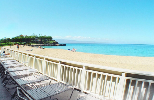 Top Floor Studio Ocean View, Golf Cart, Beach Cabana, Jacuzzi, Pool in Kaanapali