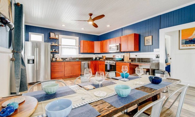 Hilo House | Whaler`s Inn- Nautical Magical