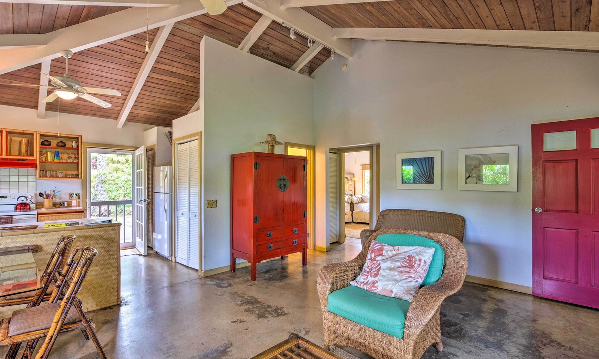 Wailua Cottage | 'melemele' Kapa'a Cottage: 1 Block to Beach!