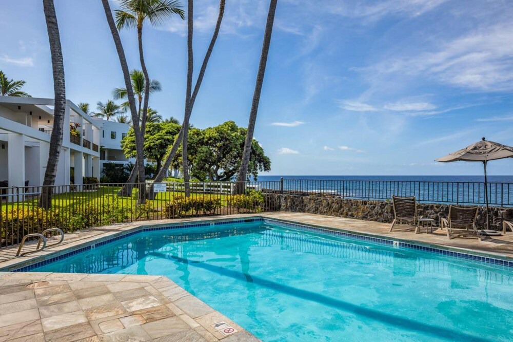 Kailua-Kona Villa | Big Island Royal Seacliff 325 by Coldwell Island Banker Vacations