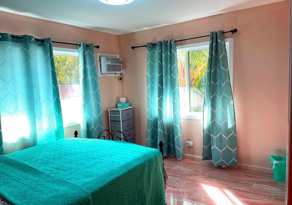 Diamond Head - Kapahulu - St. Louis Villa | Comfortable 3bedr and 2 bath near Waikiki Beach & Resort Area.