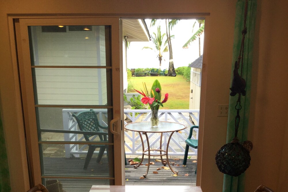 Mokuleia House | Serene Ocean Front cottage lets you live like a local