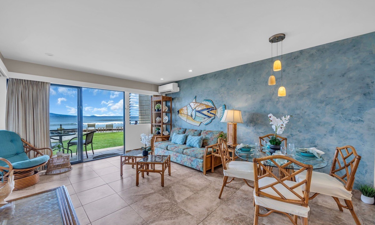 Maalaea Condo | Oceanfront 1bd ground level condo plantation style