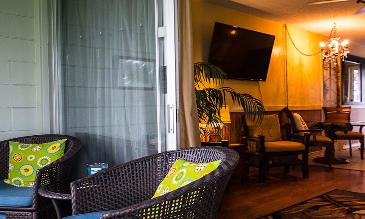 Historic Kailua Village Hotel | Kona Islander Inn Condos