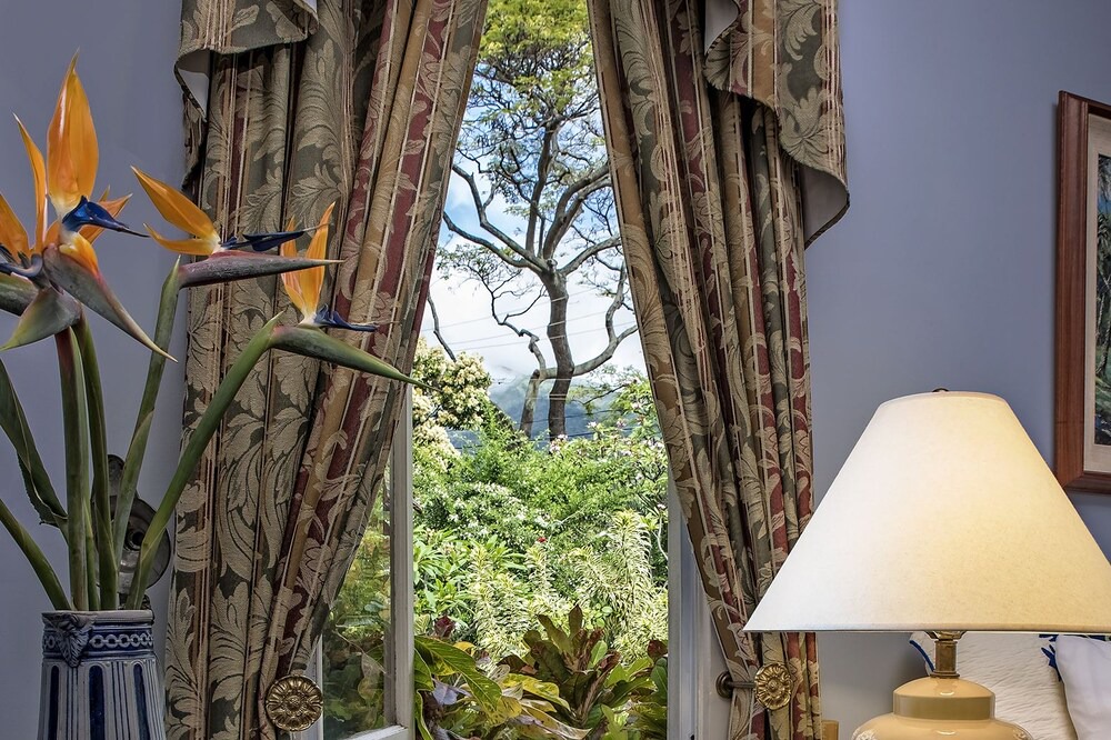 Wailuku Bed & Breakfast | The Old Wailuku Inn at Ulupono