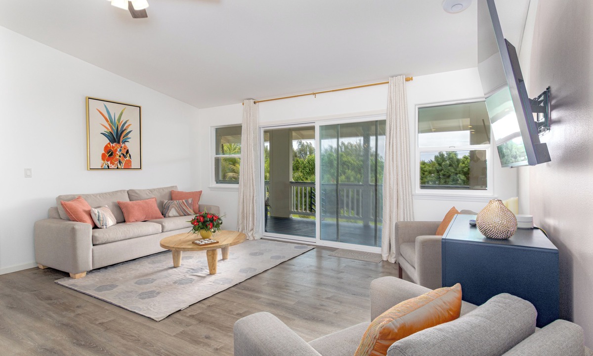 Keaau House | Moana Sunrise Villa- Resort-like pool, hot tub and A/C! This place has it all!