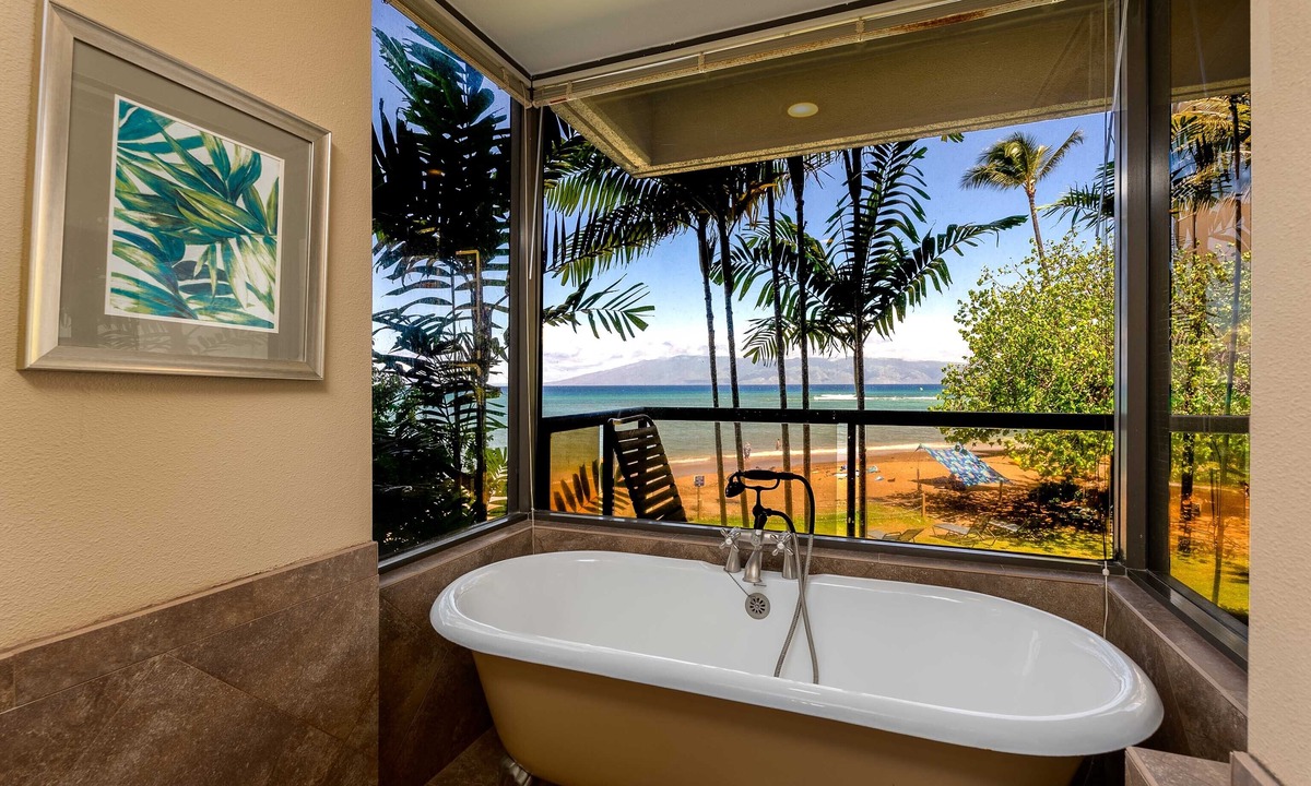 Kahana Condo | Spacious OCEAN FRONT 2Bd/2Ba Condo with AC - Sands Of Kahana 315