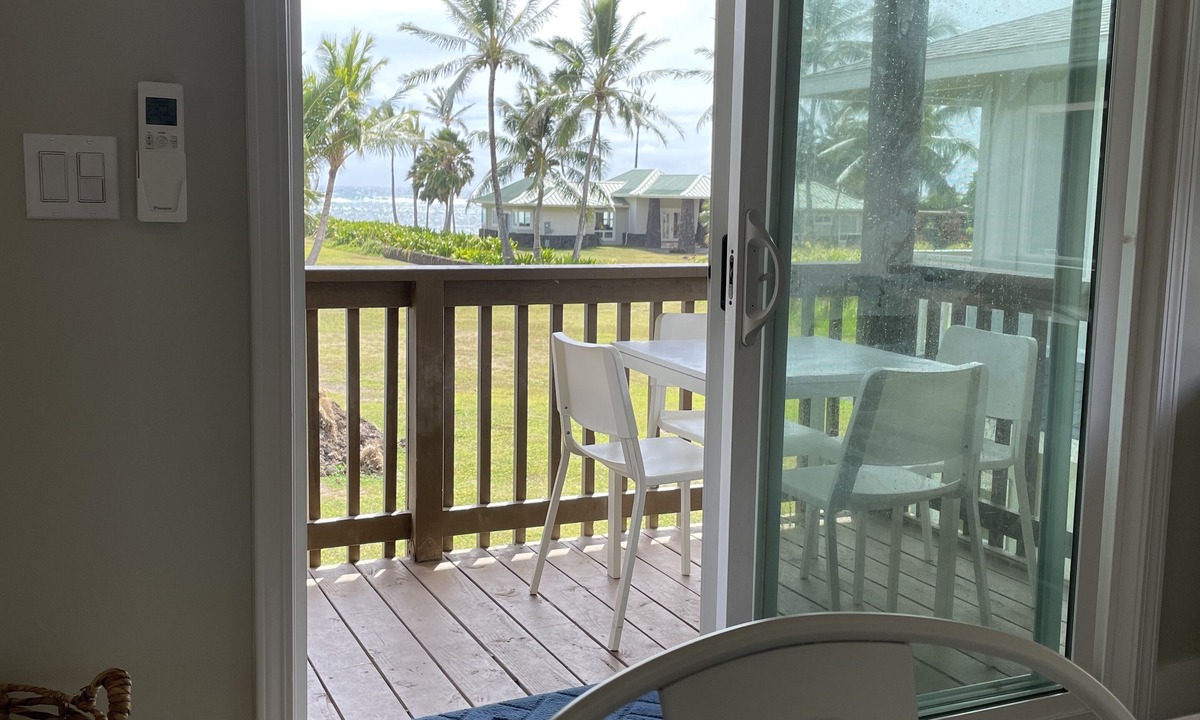 Hauula House | Exotic Oceanfront 5 bedroom 3 bathroom house w/AC