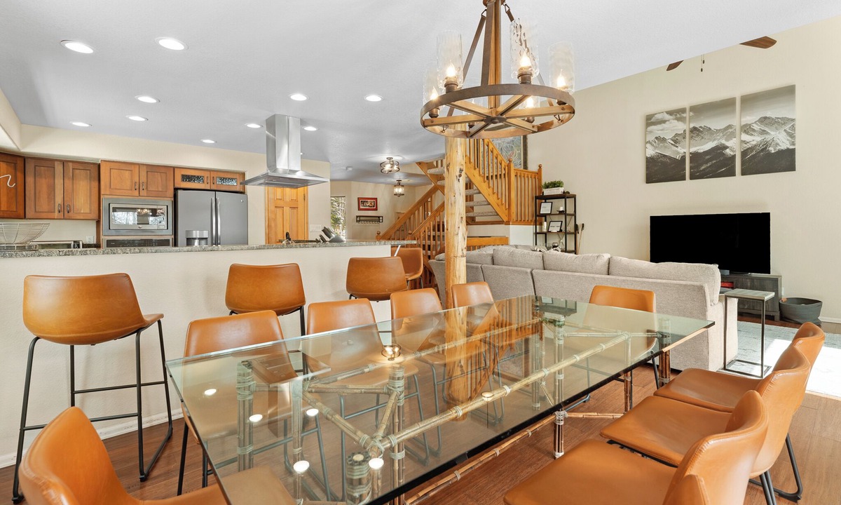 Wildernest House | Modern Townhome with Private Deck and Hot tub, 20 mins to Keystone Resort!