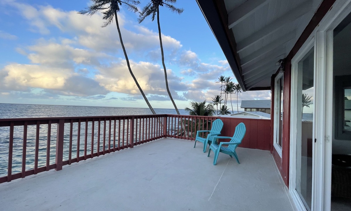 Punaluu House | Punaluu Paradise Beach House "real ocean front"