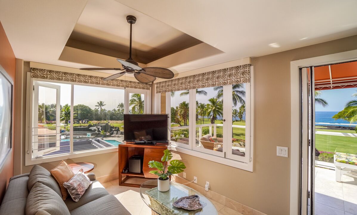 Kailua-Kona Condo | Side by side penthouse suites with Central Air. 20% discount thru June 2026.