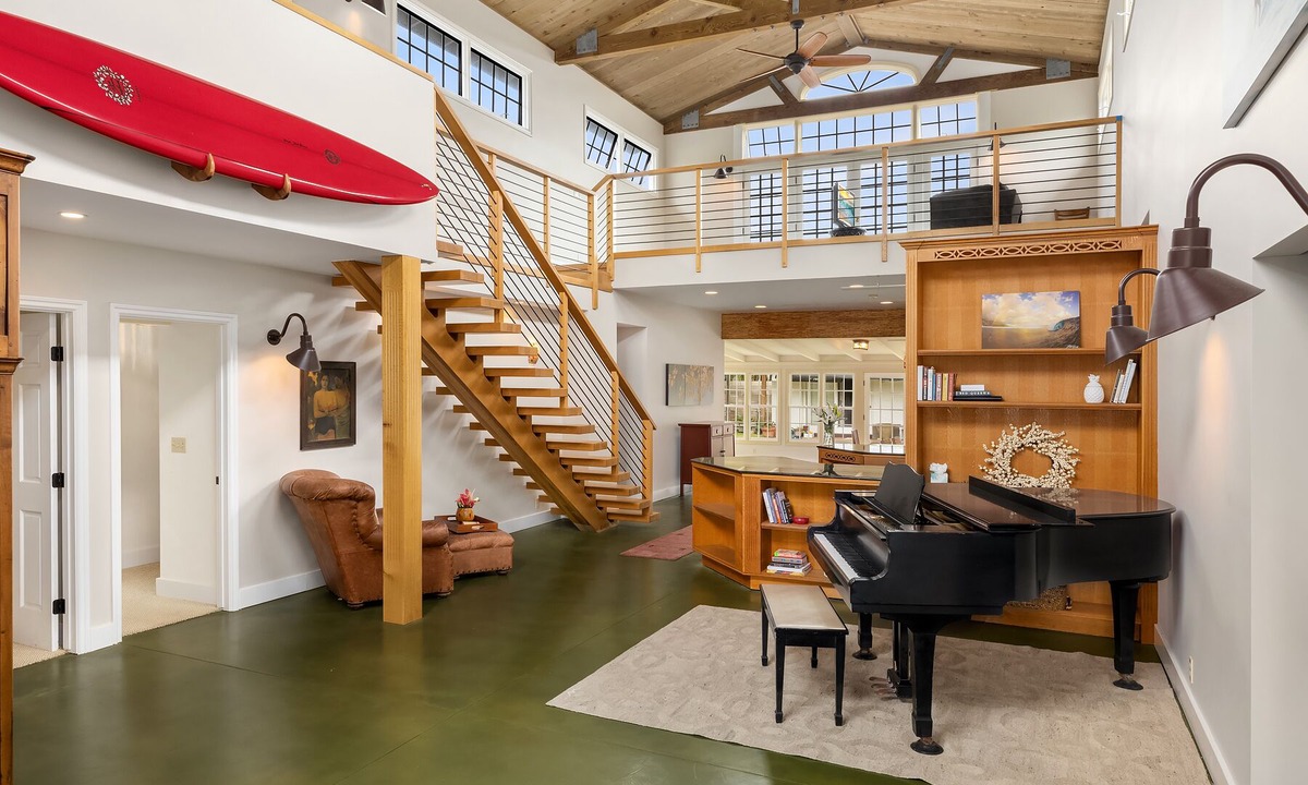 Kahala House | Kahala Seaside: Beautiful Nautical-Themed Home w/AC, Yard, Private Pool & Spa!