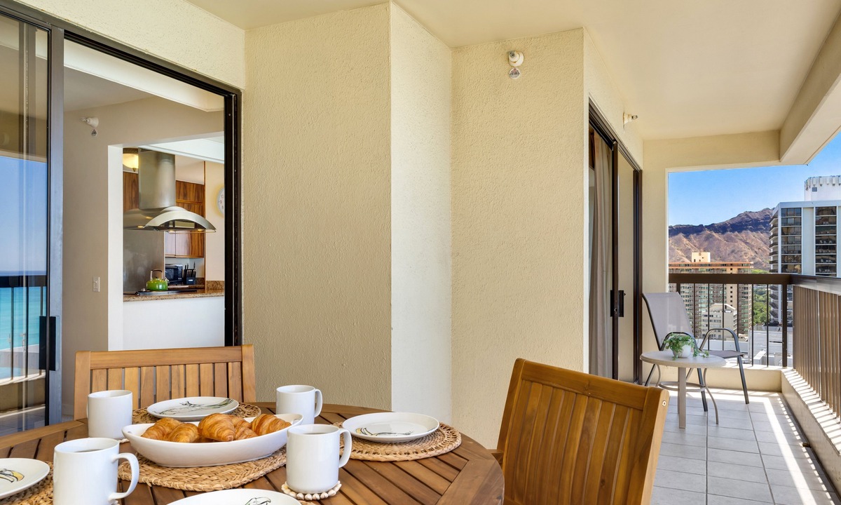 Waikiki Condo | SPECTACULAR OCEAN VIEW! A/C, Wi-Fi, Pool, FREE Valet Parking, Steps to Beach!