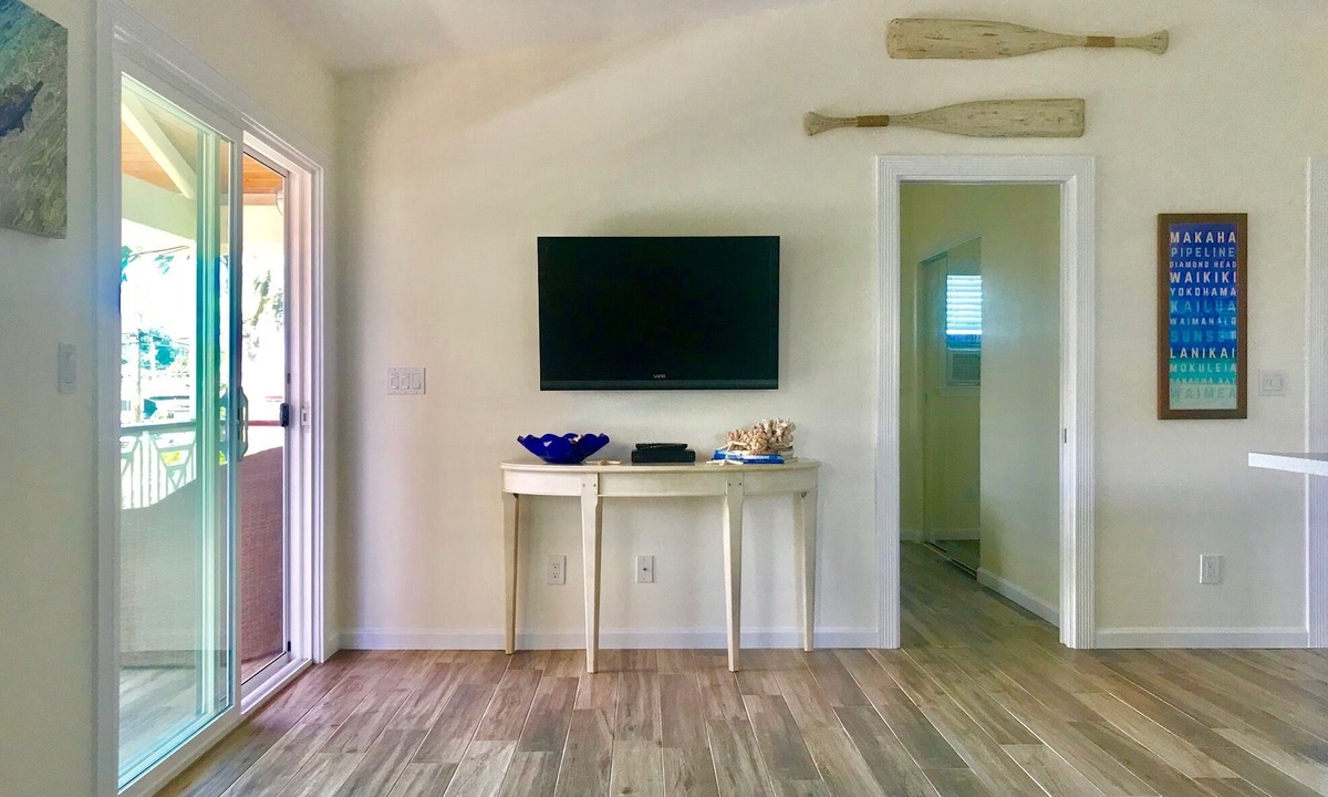 Waialee House | 1-Bed, 1-Bath - Walk to Beach.