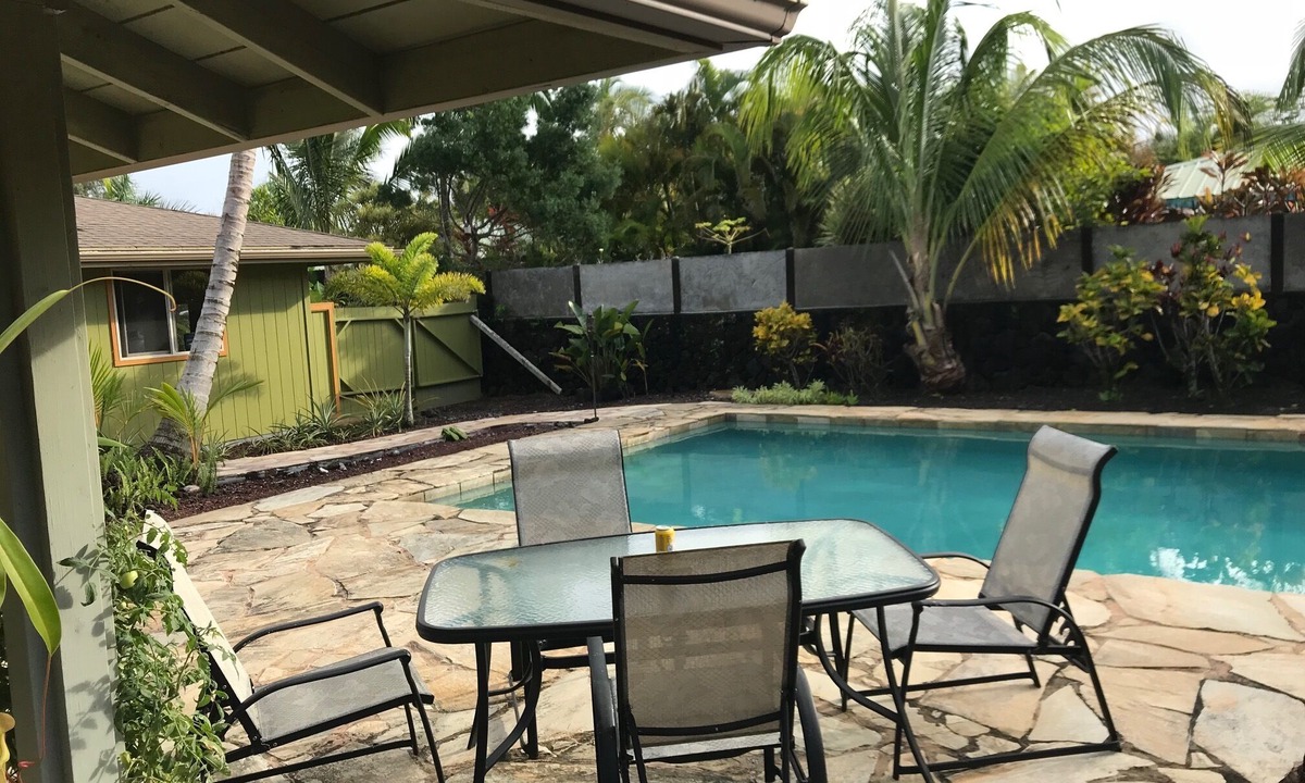 Keaau House | Swimming Pool, Observation Deck, and Palm Trees
