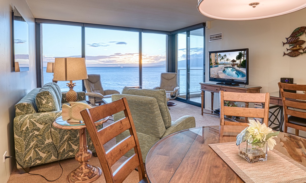 Honokowai Condo | 100% Oceanfront & Unobstructed View -The Mahana 8th floor, 1BR/2BATHROOMS!