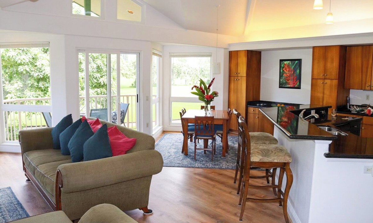 Princeville Villa | Walk to Beach & Sunset-Luxury - Golf Course -2000sq ft - 3BR Pool&Jacuzzi