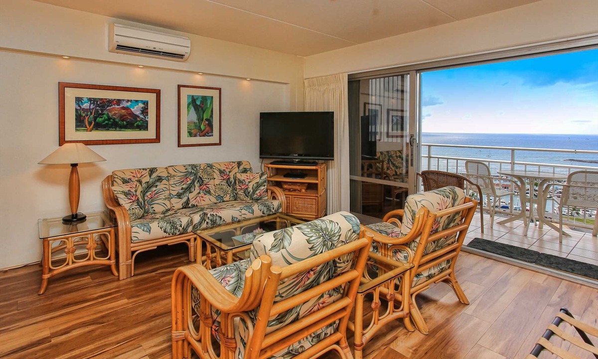 Waikiki Condo | Ilikai 1904 Ocean/Sunset/Marina Views King Bed