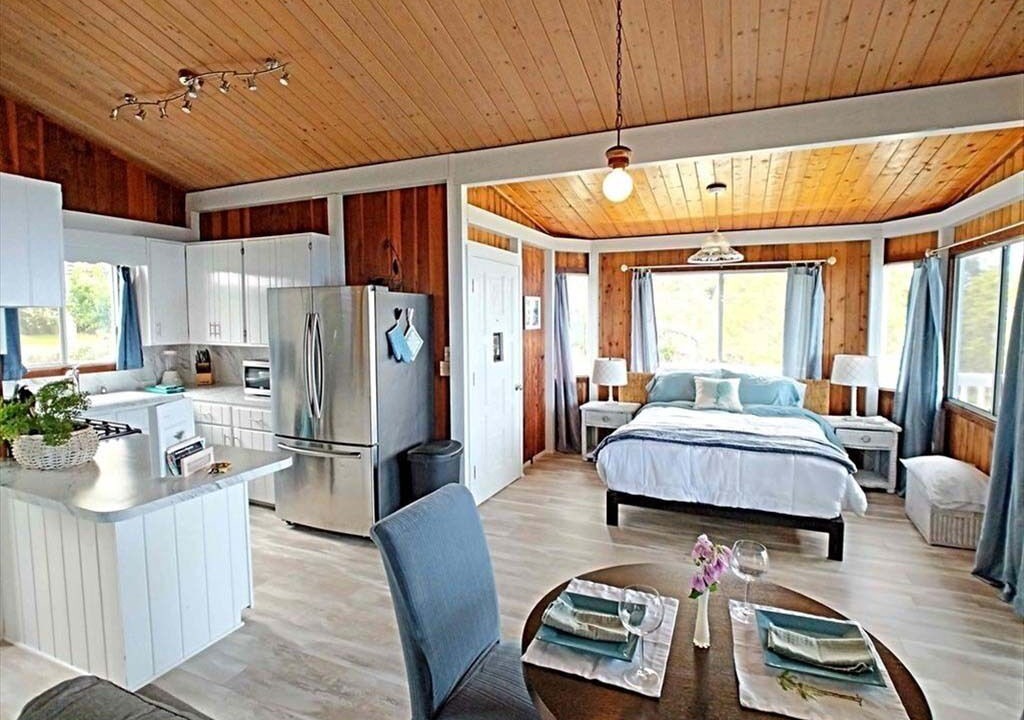 Papa Cottage | Ocean Views from Private Lanai 1 bed/1 bath Cottage on a 100% organic Farm!