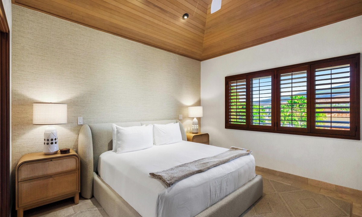 Historic Lahaina Front Street Condo | Newly Remodeled- Stunning 4Bd Oceanfront Villa in Lahaina, directly on Baby Beac
