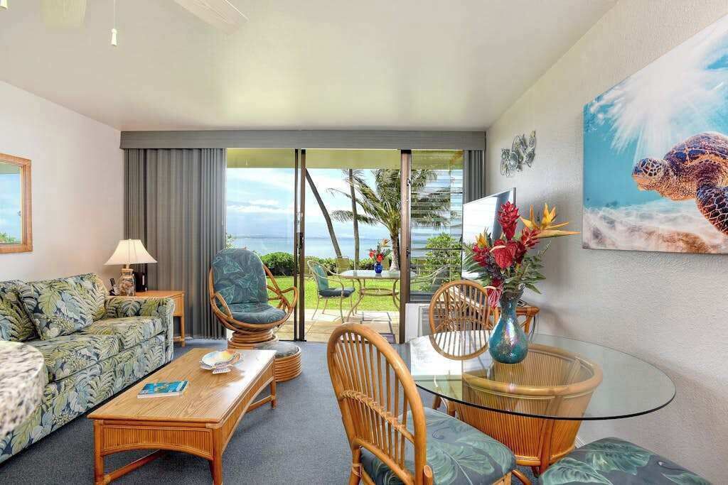 Maalaea Condo | Oceanfront Maalaea Condo with WiFi & Lanai - See Turtles!
