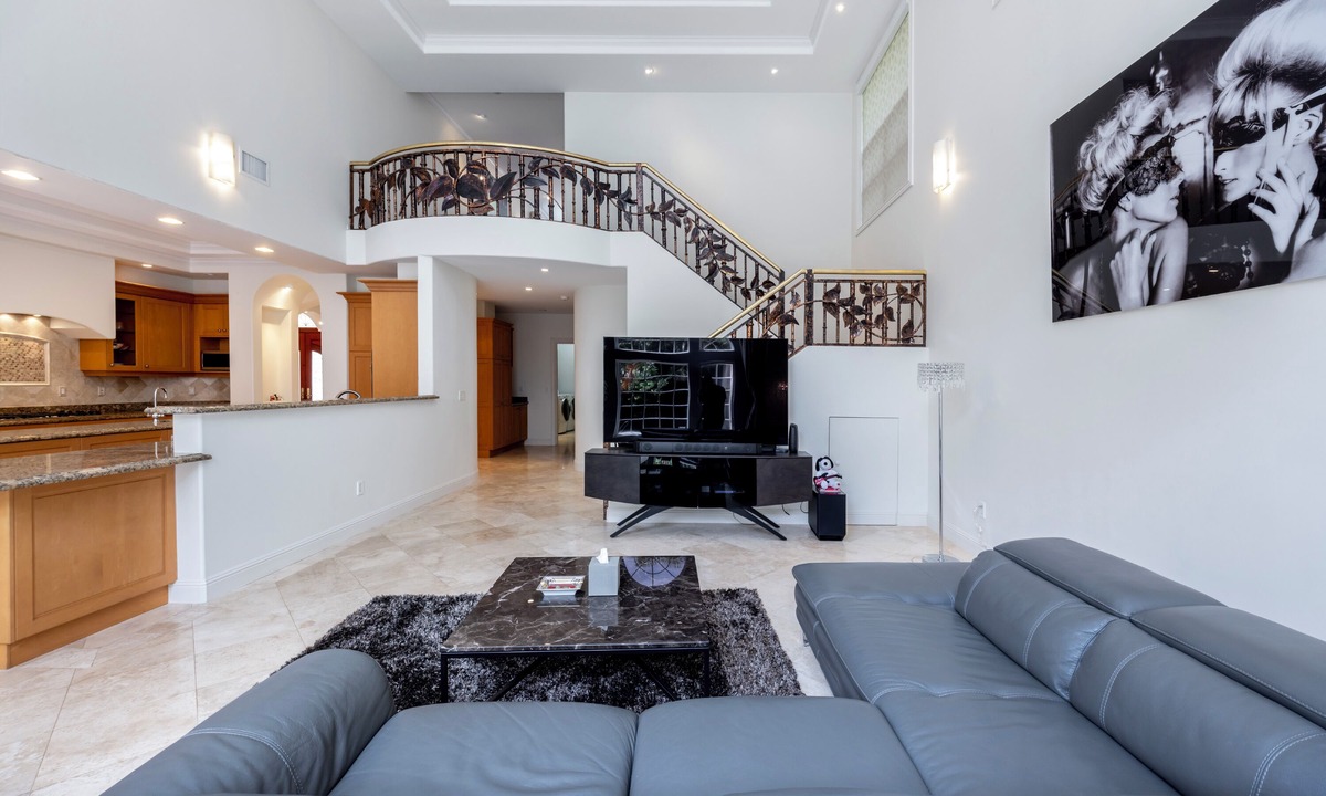Kahala House | 4 Bedroom Beautiful Home in Kahala