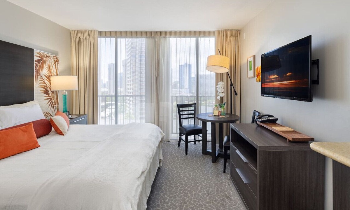 Waikiki Apartment | Cozy Room in Heart of Waikiki