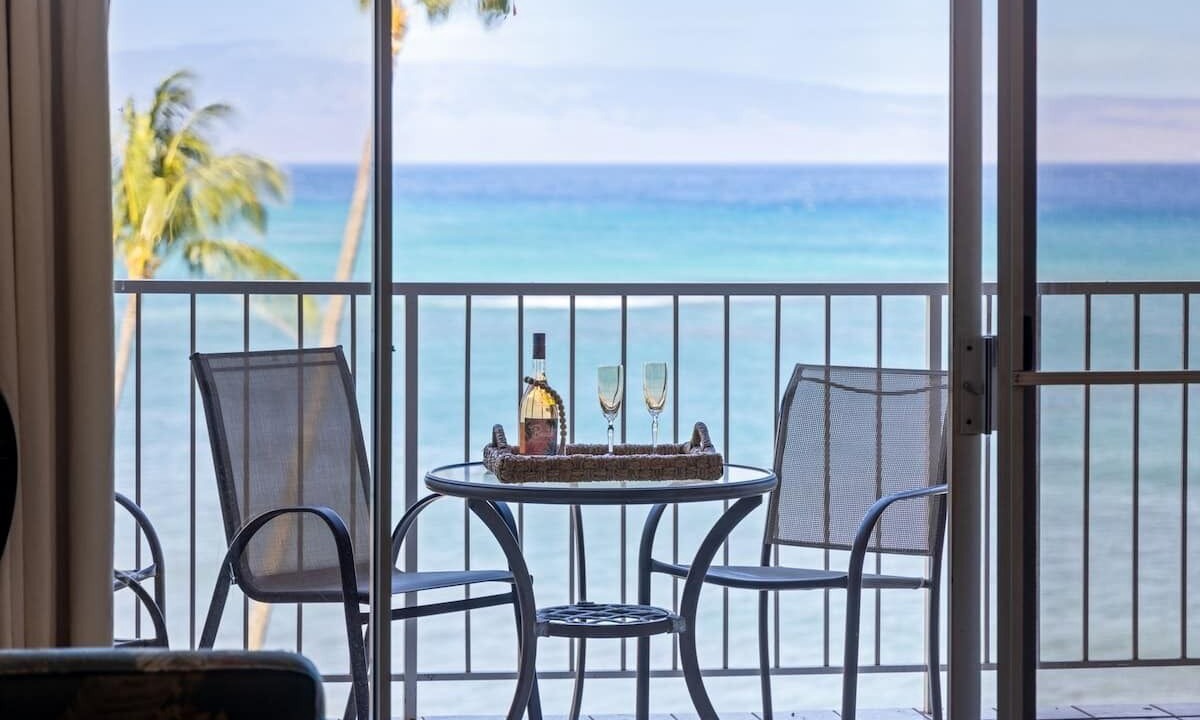 Kahana House | Oceanfront condo, AC, stunning view, resort amenities, walkable area