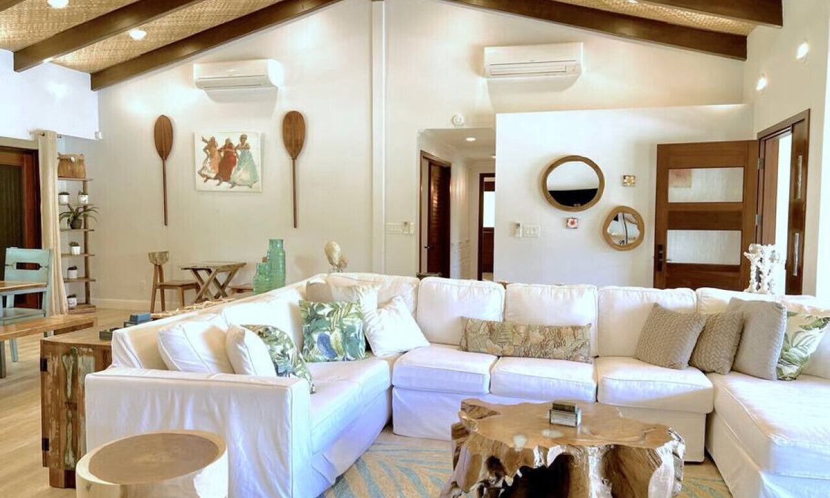 Mokuleia Villa | New Listing Tropical 7 bedroom Villa with Pool/AC
