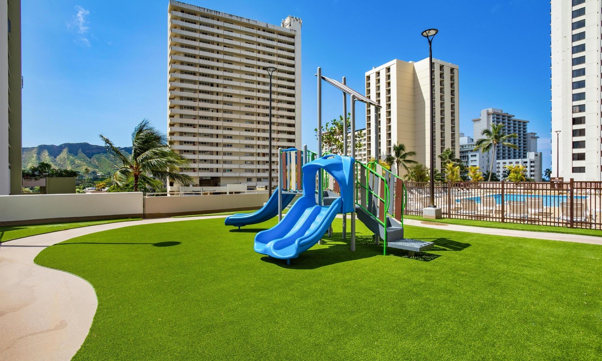 Waikiki Apartment | Aston at the Waikiki Banyan