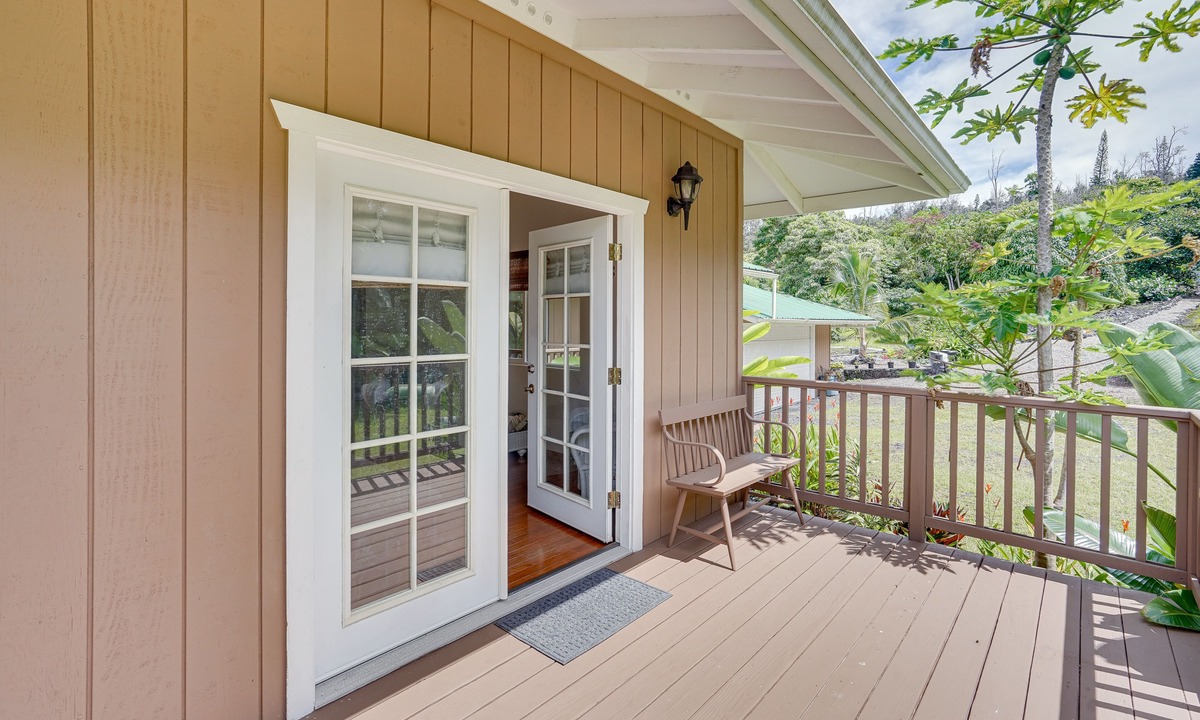 Papa House | Hawaiian Retreat w/Ocean Views in Captain Cook!