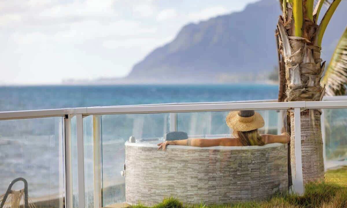 Hauula Villa | Only Estate w/PrivateBeach|3Spas|THTR|JurassicPark|#1 Rental in Hawaii|3 beachfront Jacuzzis|90-inch Theater Room