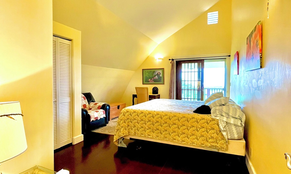 Pahoa House | Puna Rainforest Retreat Hot Spring-Ocean views on 20 acre Estate