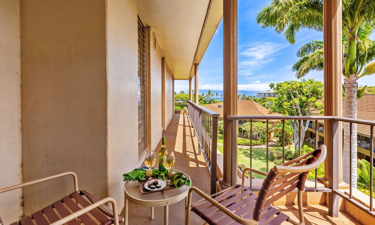 Kaanapali Condo | Beachfront resort! Upgraded studio with a king bed